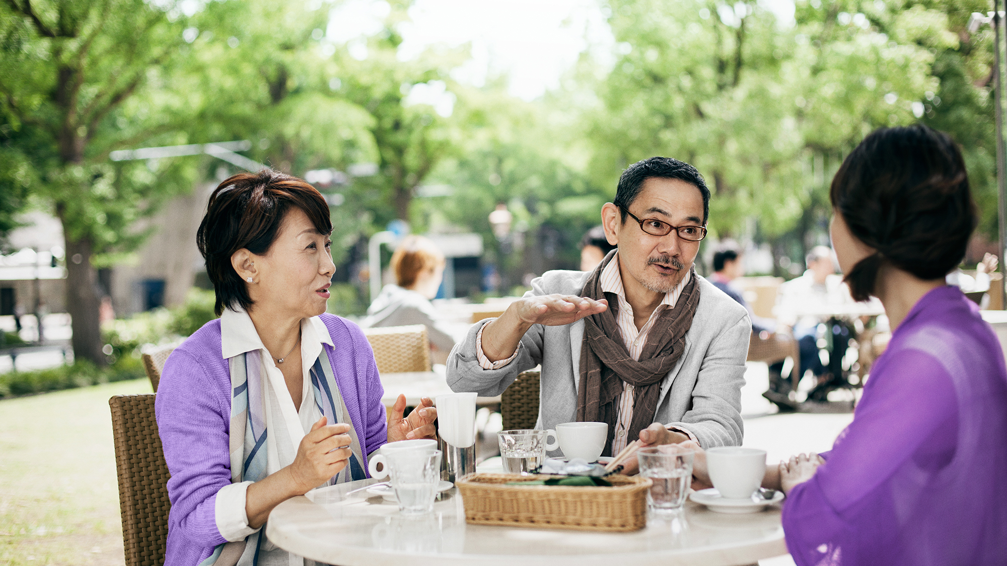 Hear your friends and family when going out for lunch when wearing hearing aids