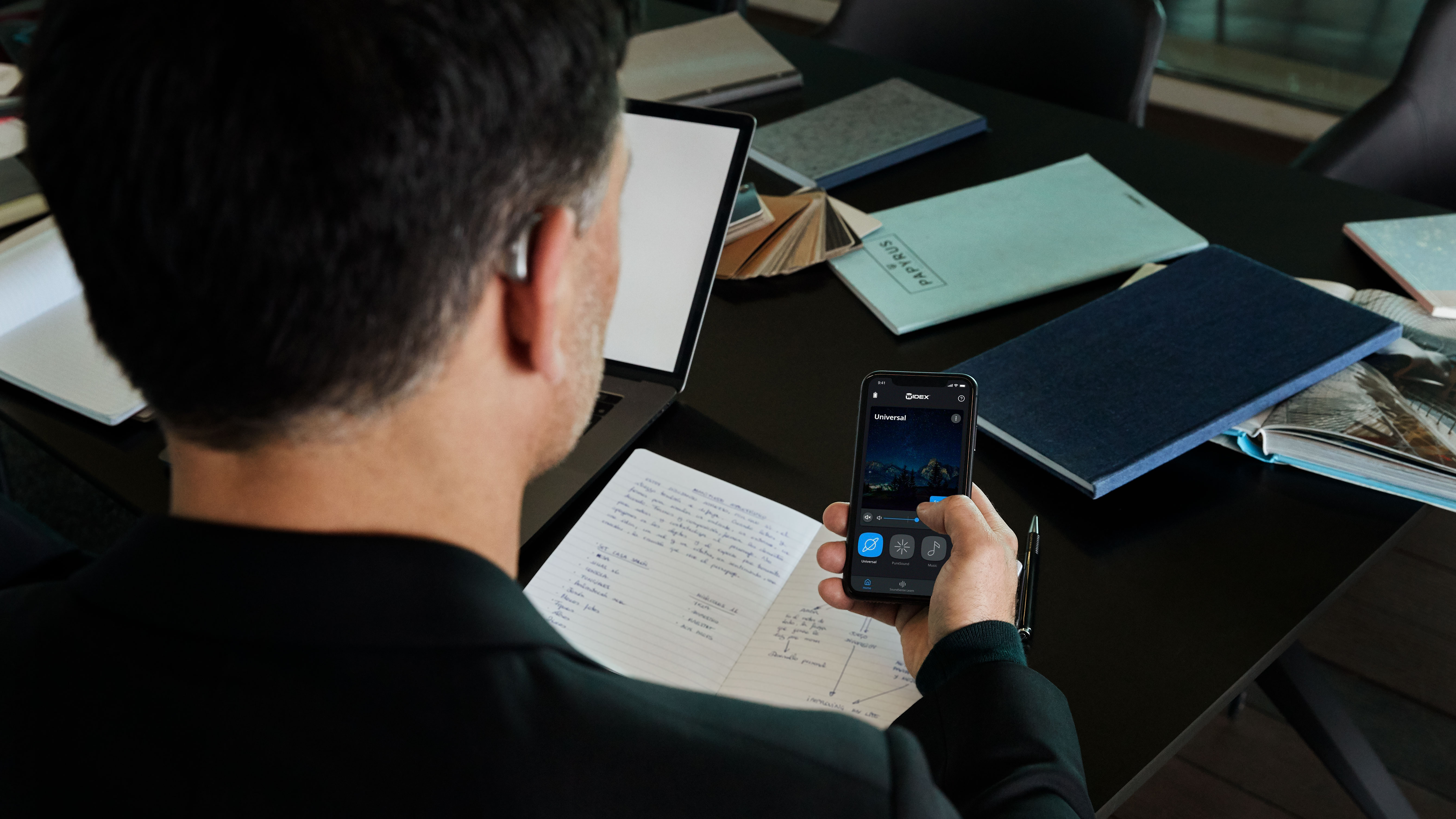 Configure your new hearing aids with the Widex Moment phone app. 