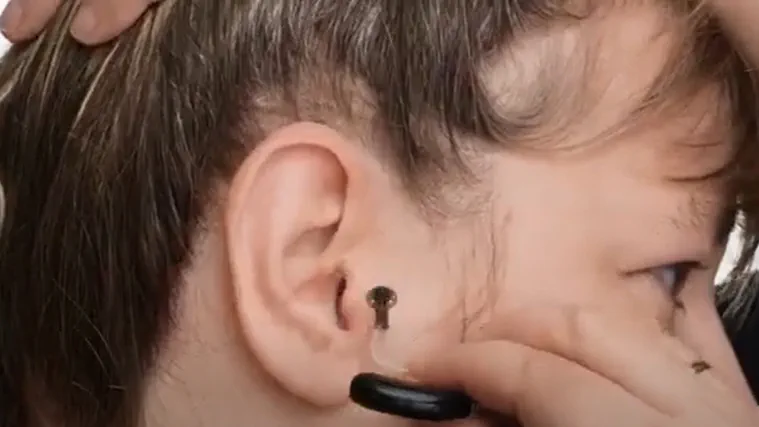 How to change from ThinTube to earhook with Motion Charge&Go