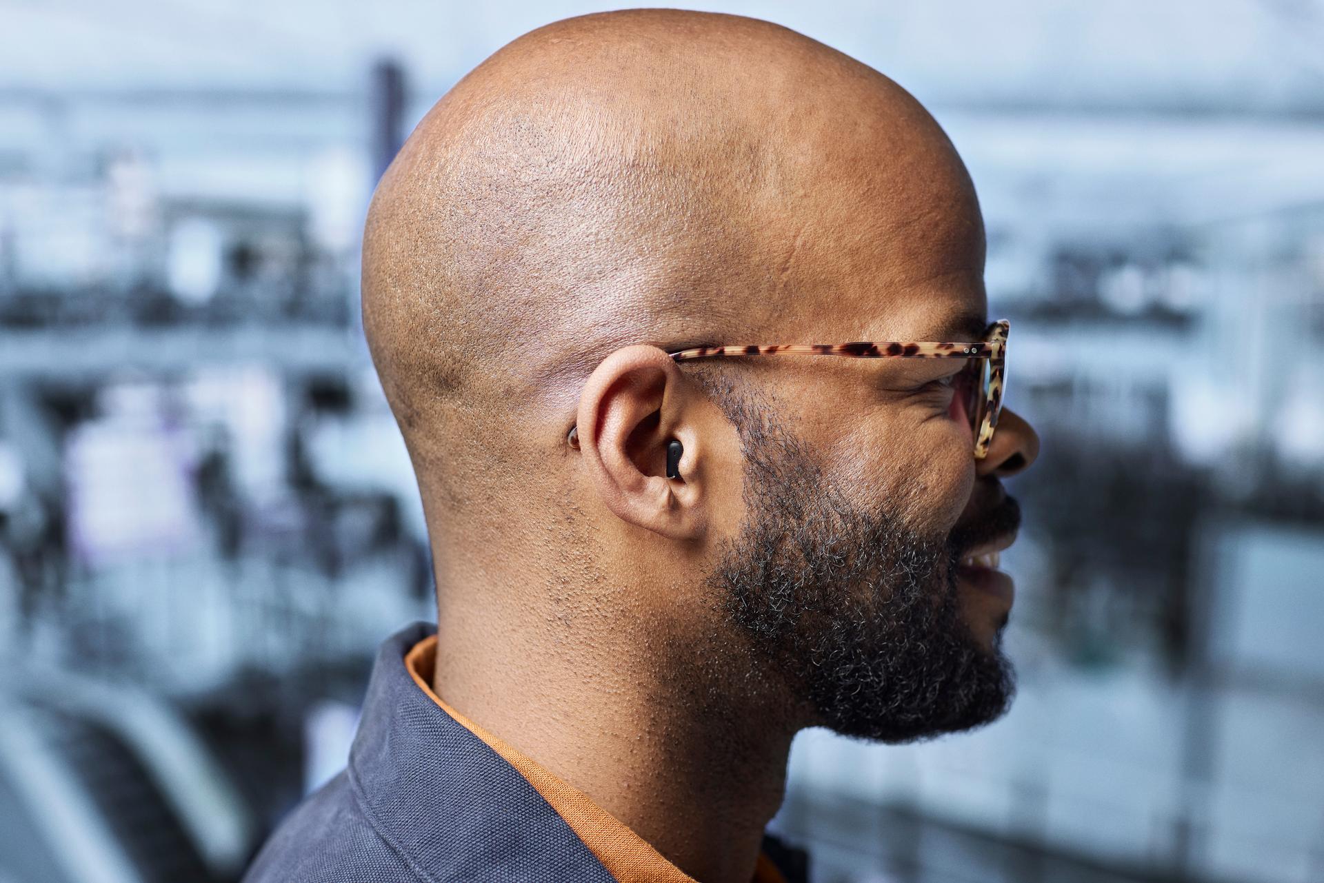 signia insio charge & go CIC IX in use